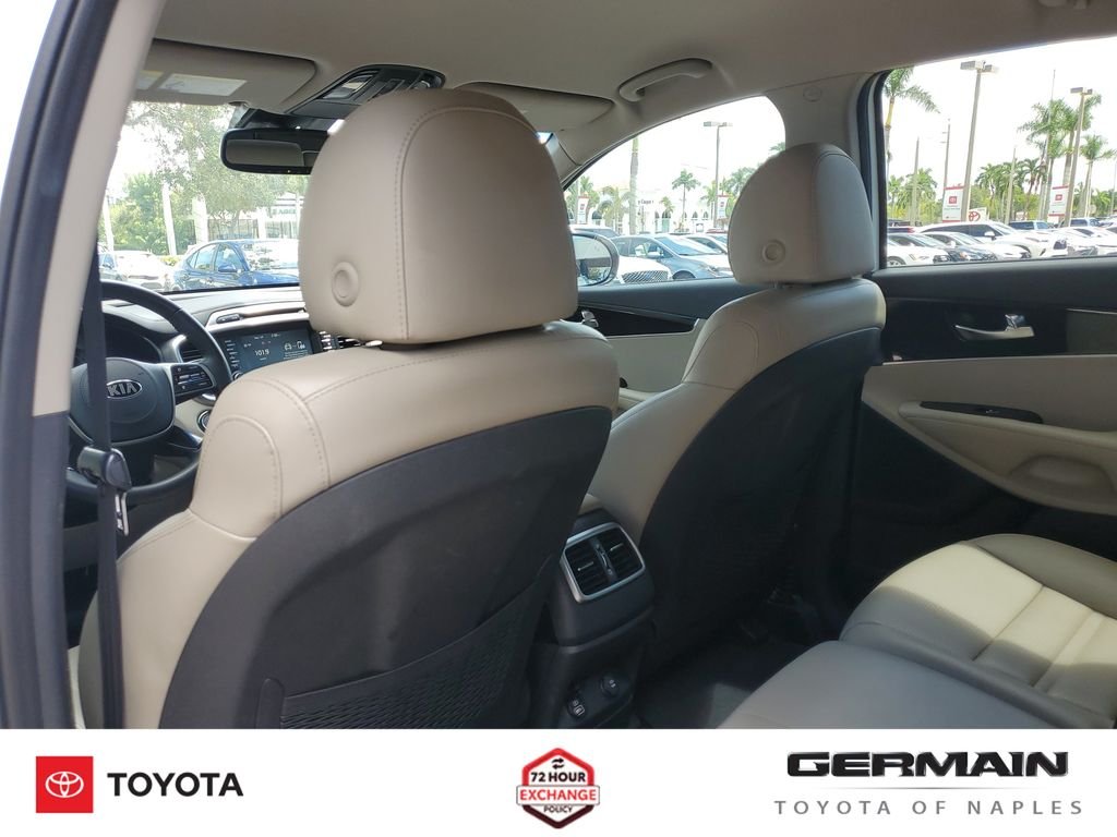 Used 2019 White Kia EX image 24