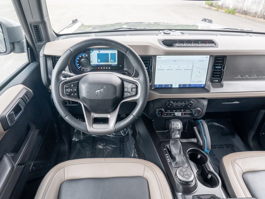 Used 2024 Gray Ford Wildtrak image 13