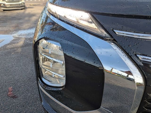 Used 2025  Mitsubishi ES image 10