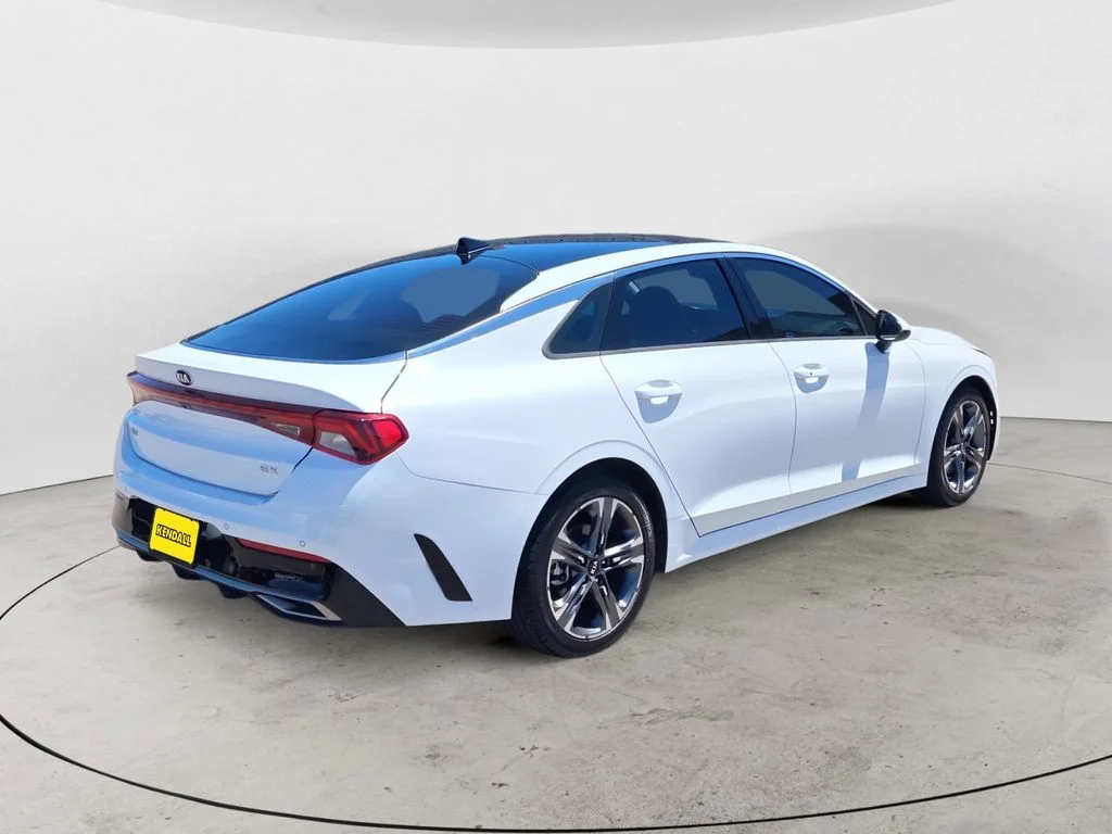 Used 2021 White Kia EX image 5
