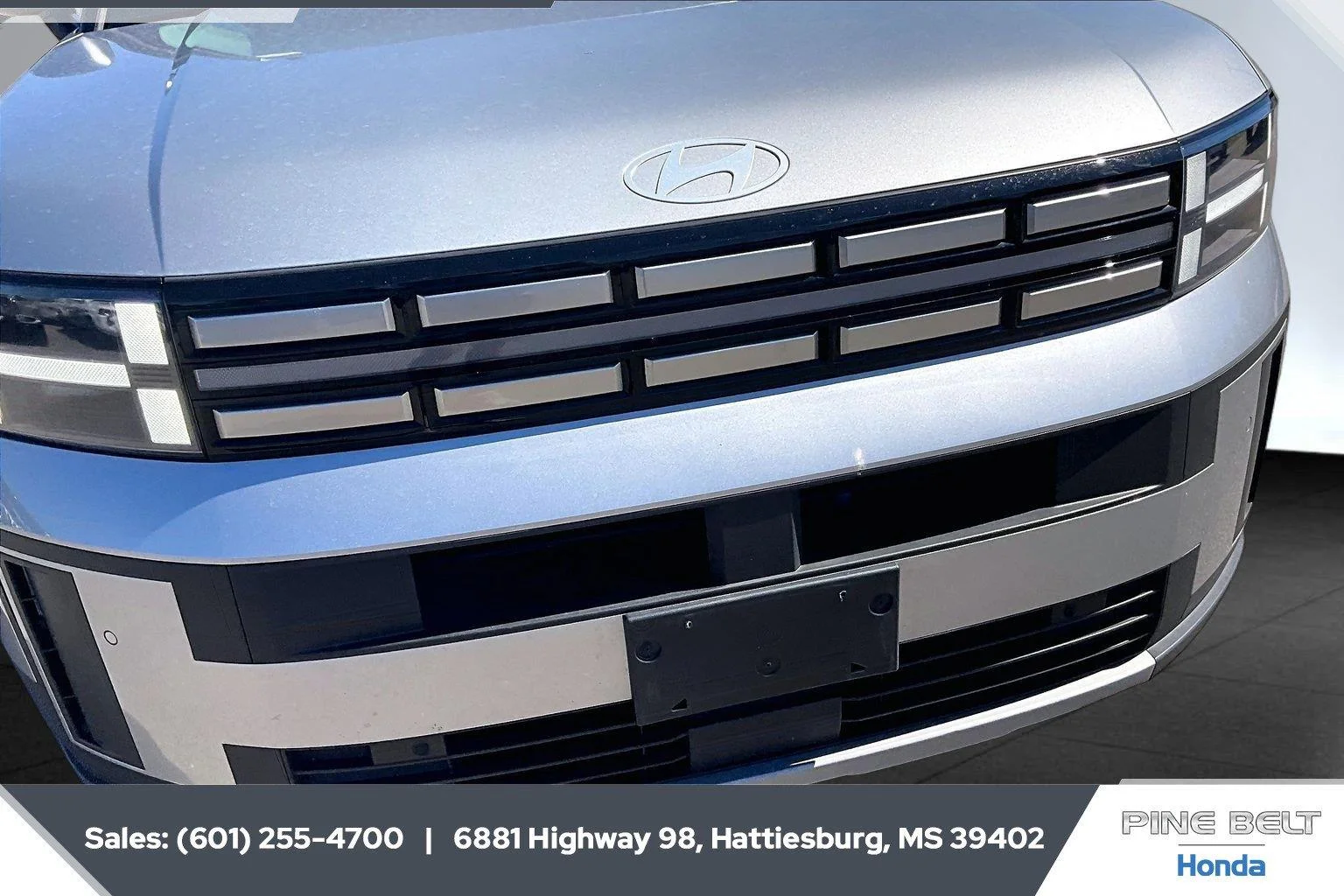 Used 2025 Shimmering Silver Hyundai SEL image 22