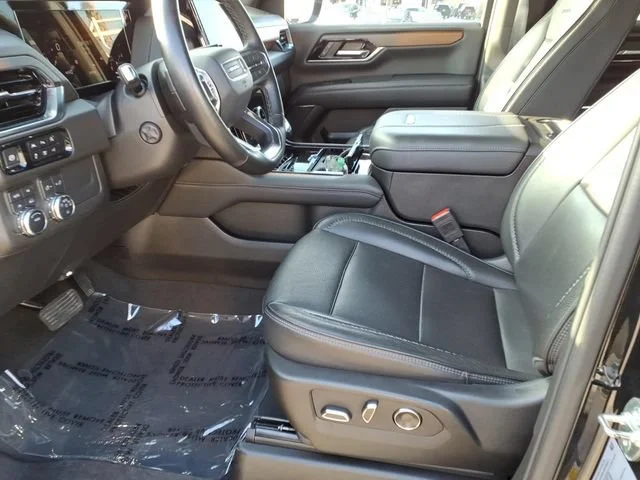 Used 2025 Onyx Black GMC Denali image 17