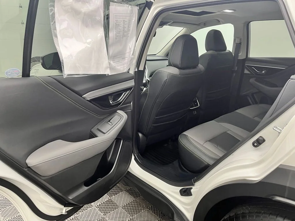 Used 2023 White Subaru Onyx Edition image 39