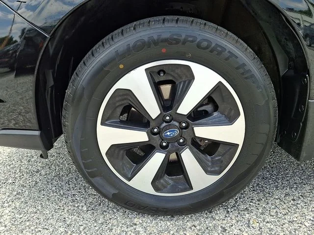 Used 2018 Black Subaru 2.5i Premium image 28