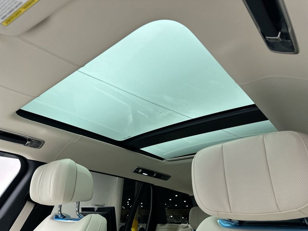 New 2026 Icy White Satin Land Rover Autobiography image 20