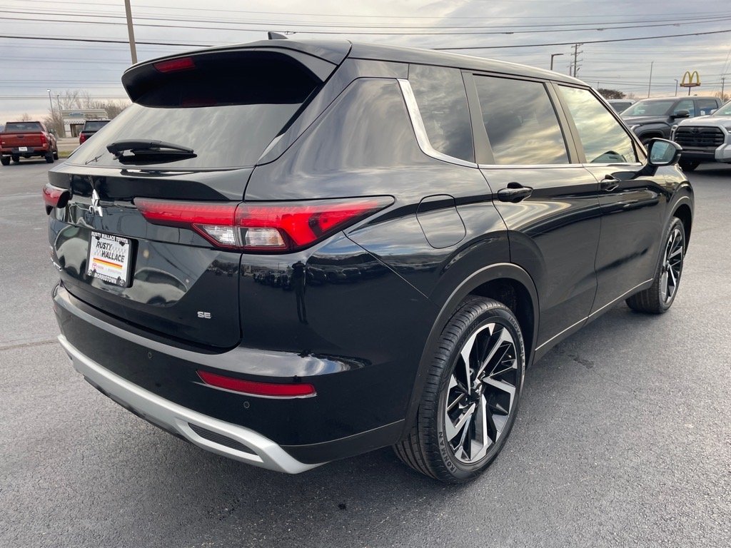 2024 Mitsubishi Outlander SE - Photo 7