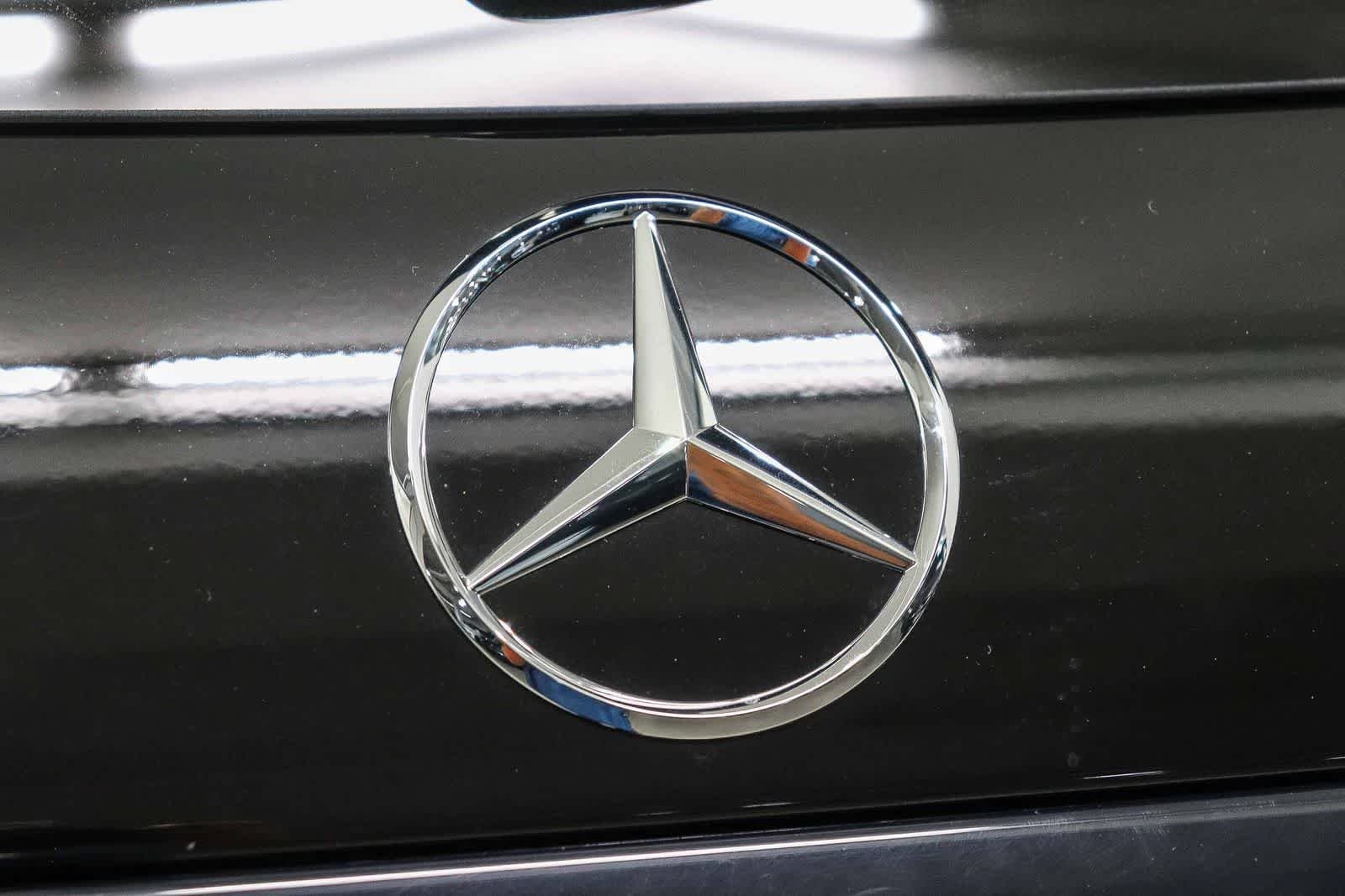 Used 2026 Black Mercedes-Benz GLC 300 image 12
