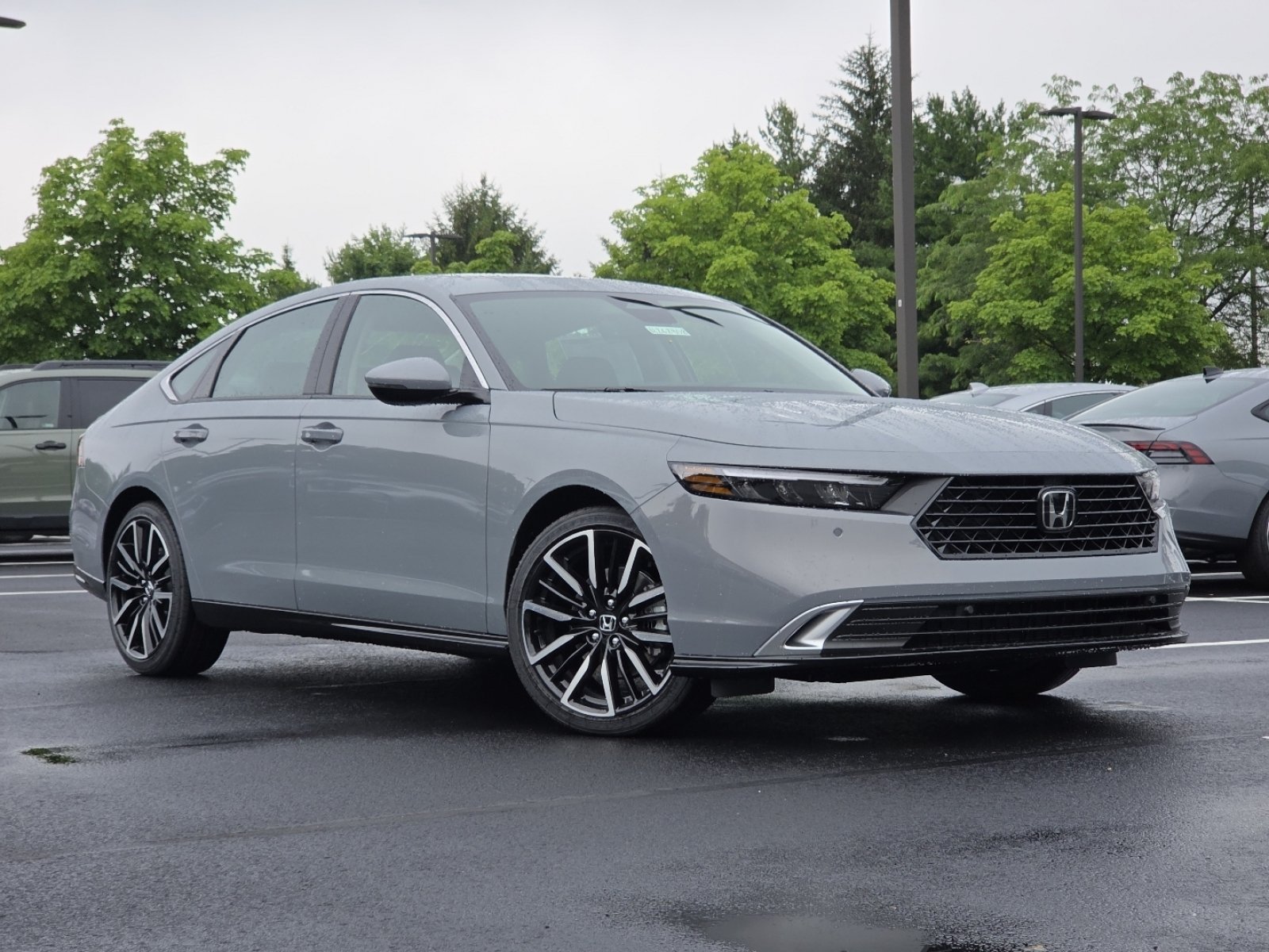 New 2026 Urban Gray Pearl Honda Touring image 2