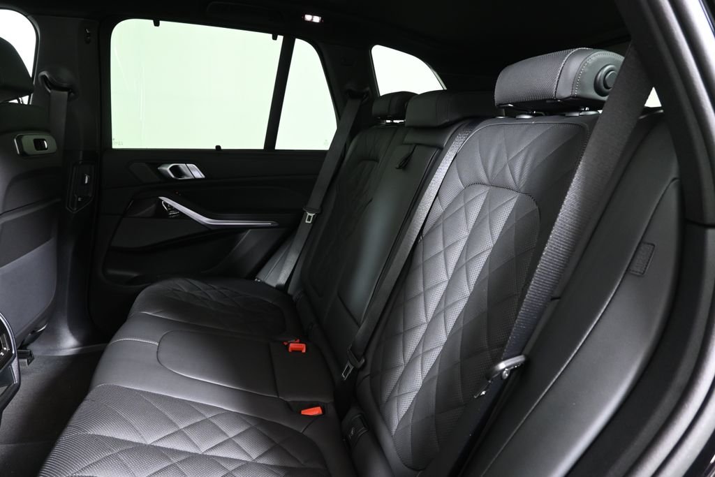 New 2026 Black Sapphire Metallic BMW xDrive40i image 4