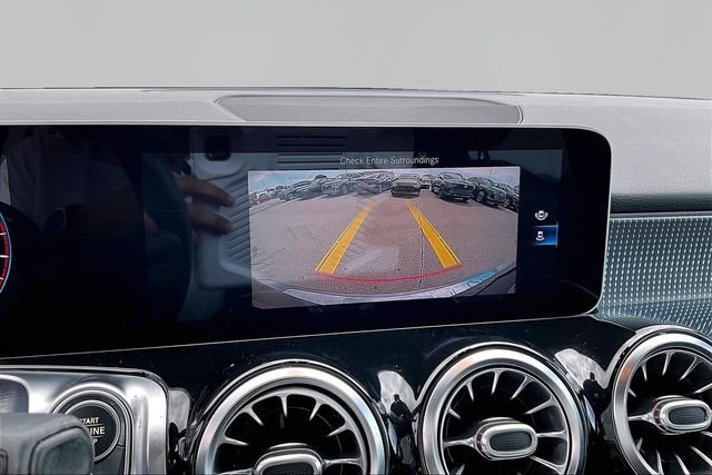 Used 2020  Mercedes-Benz GLB 250 image 23