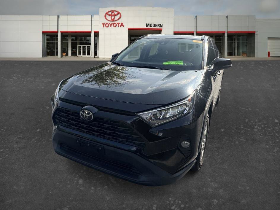 Used 2020 Midnight Black Metallic Toyota XLE image 4
