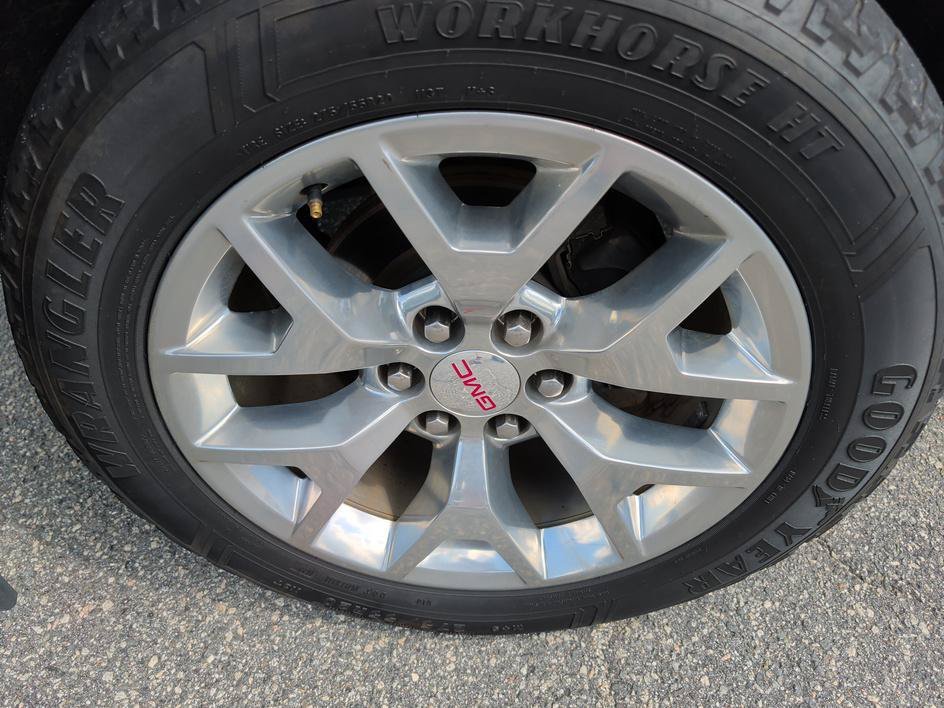 Used 2018 Dark Slate Metallic GMC SLT image 7