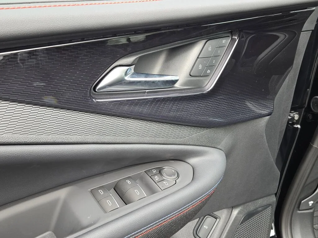2025 Chevrolet Blazer EV RS - Photo 22