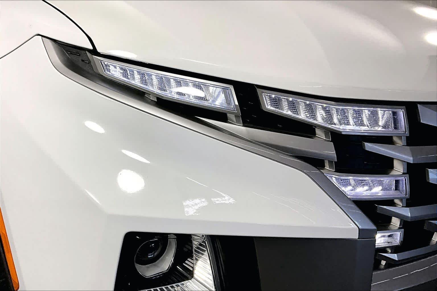 Used 2022 Ice White Hyundai SEL image 22
