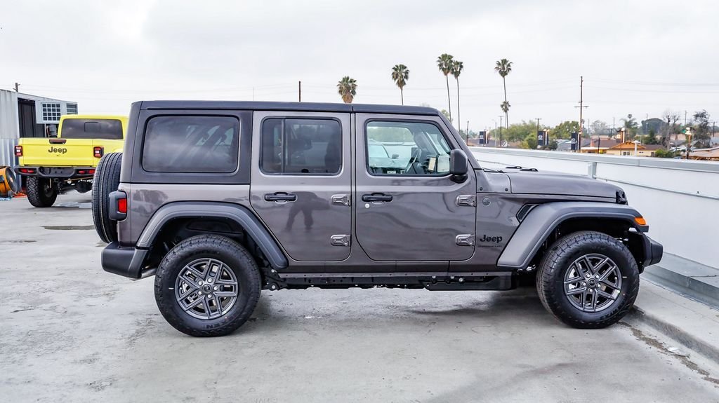 New 2026 Granite Crystal Metallic Clearcoat Jeep Sport S image 13