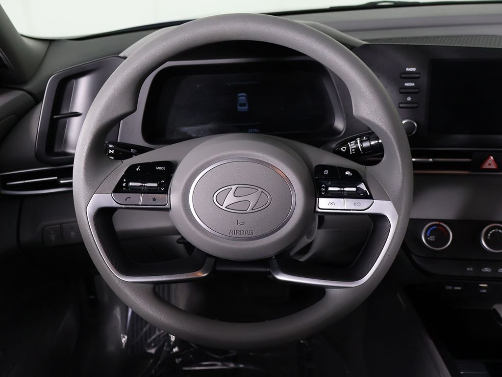 Used 2025 Blue Hyundai SE image 32