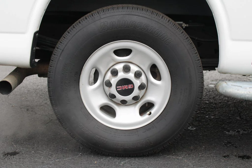 2023 GMC Savana Cargo Work Van - Photo 12