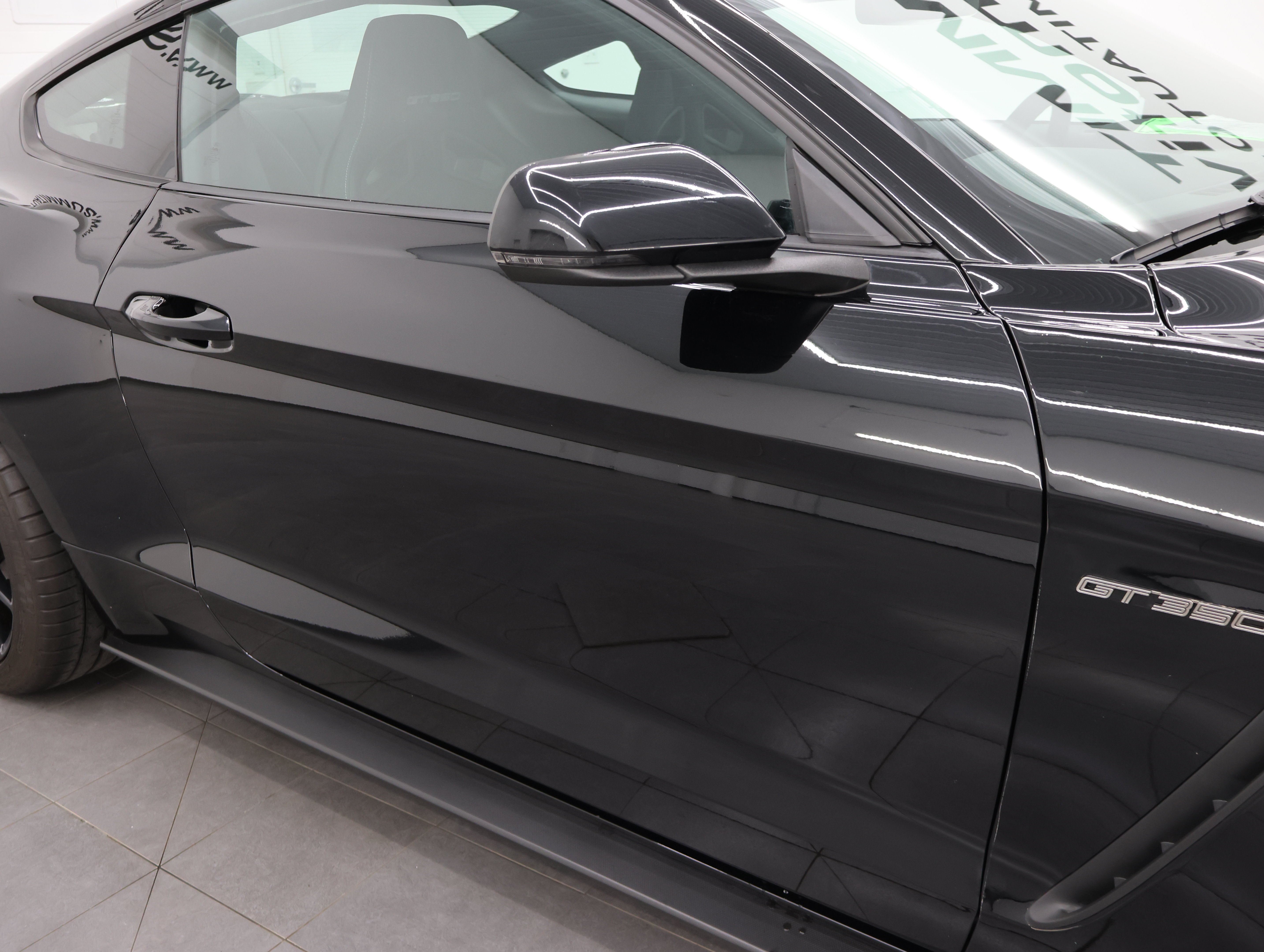 Used 2018 Shadow Black Ford GT350: GT350-ELECTRONICS-6 SPEED MANUAL-NAV-RECAOR SEATS-NEW TIRES image 26