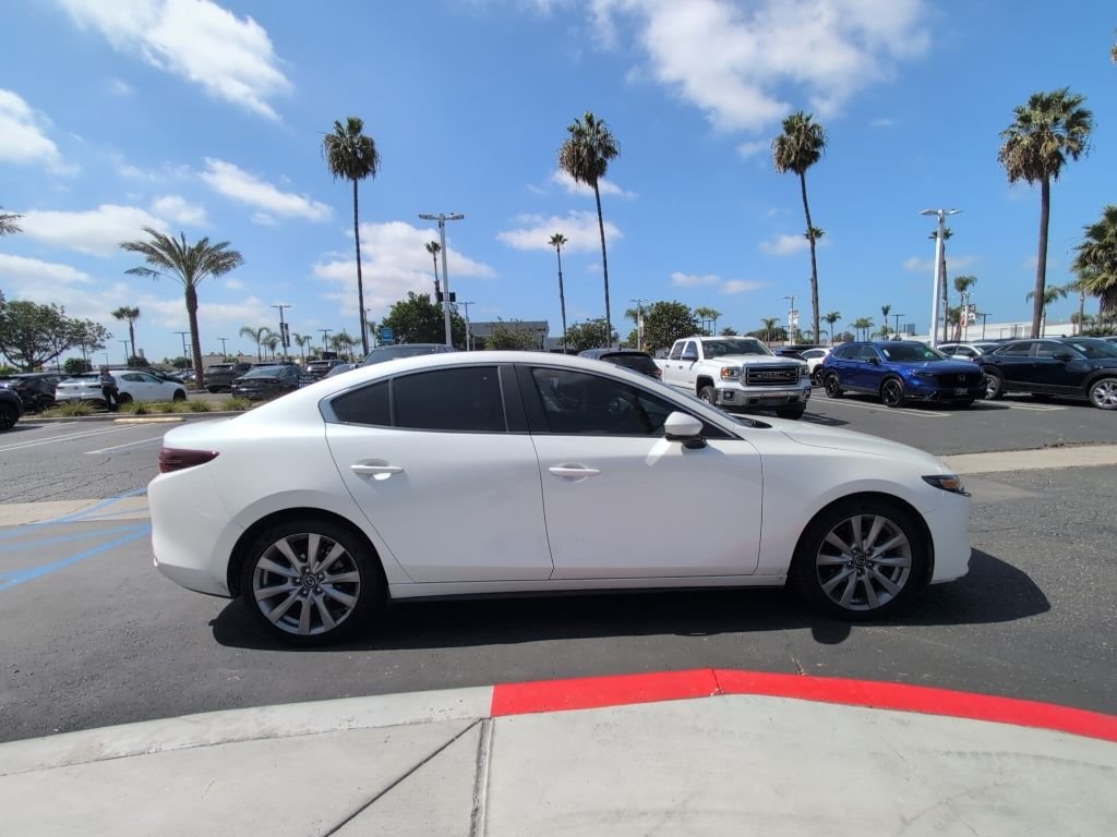 Used 2020 White Mazda Preferred image 25