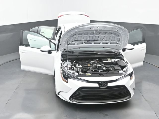 New 2026 Ice Cap Toyota LE image 32