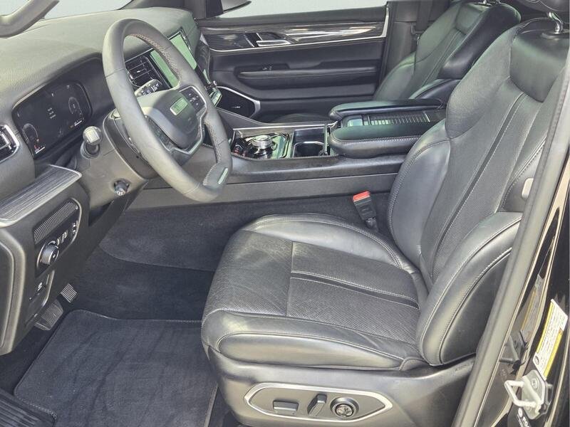 Used 2022 Diamond Black JEEP SERIES II 4X2 image 11