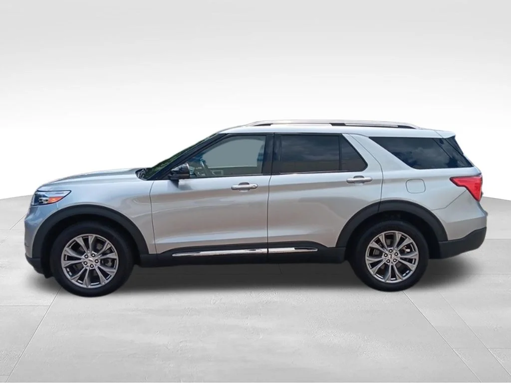 Used 2022 Iconic Silver Metallic Ford Limited image 3