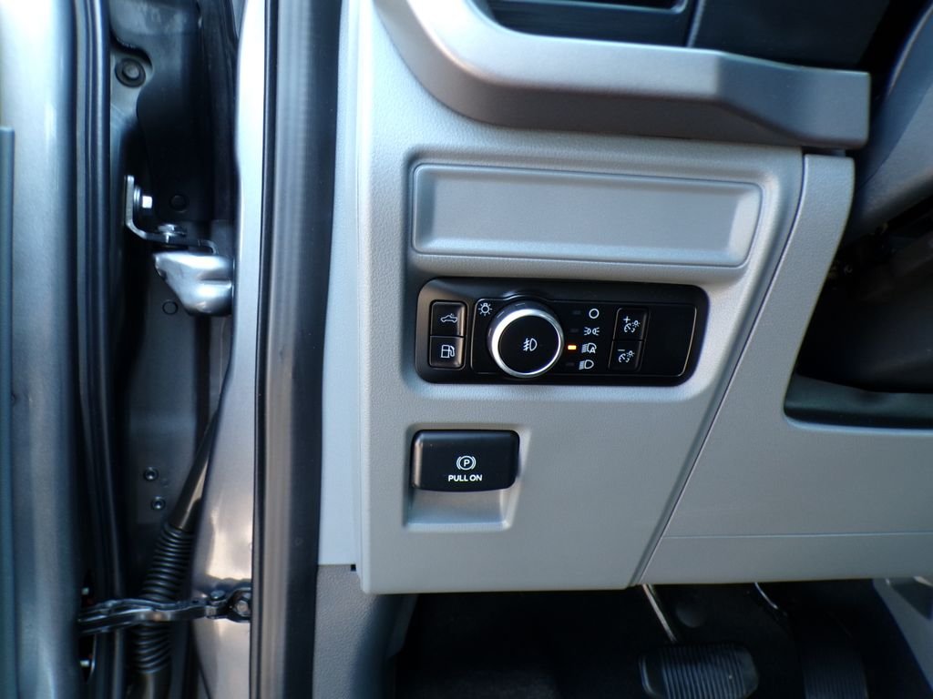 Used 2025 Gray Metallic Ford XLT image 13