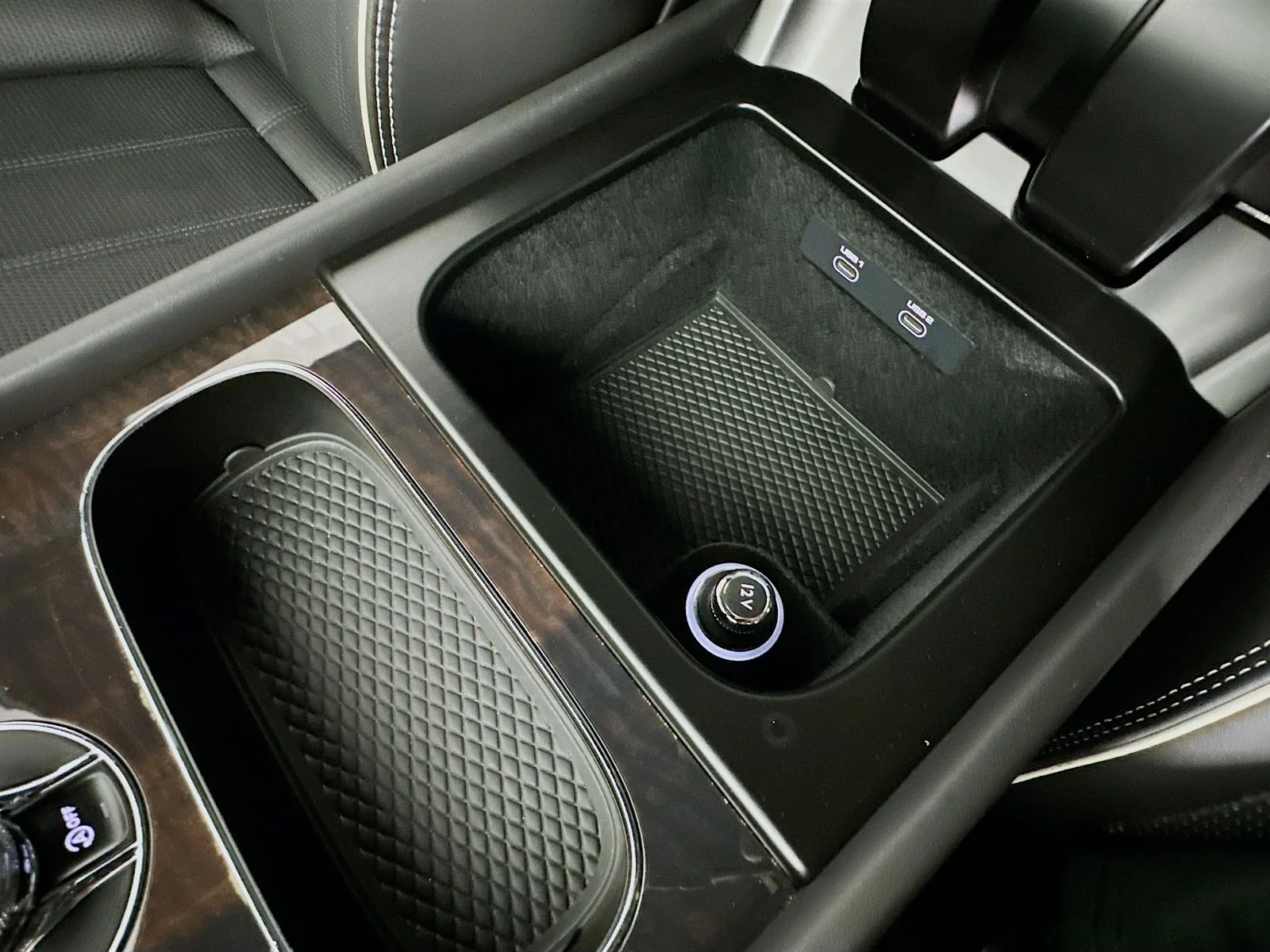 Used 2022 Black Bentley  image 55