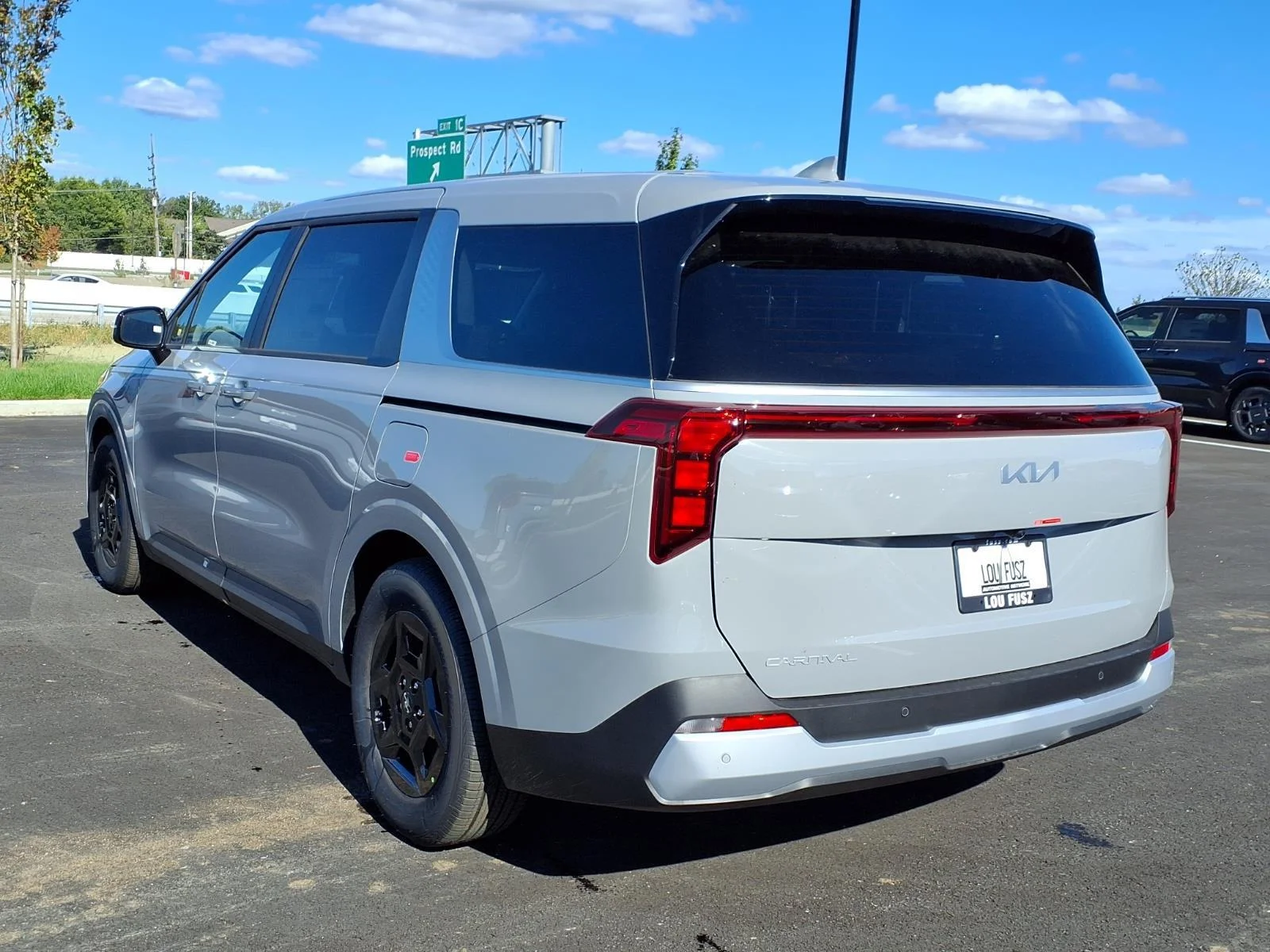 New 2027 Ceramic Silver Kia LXS image 2