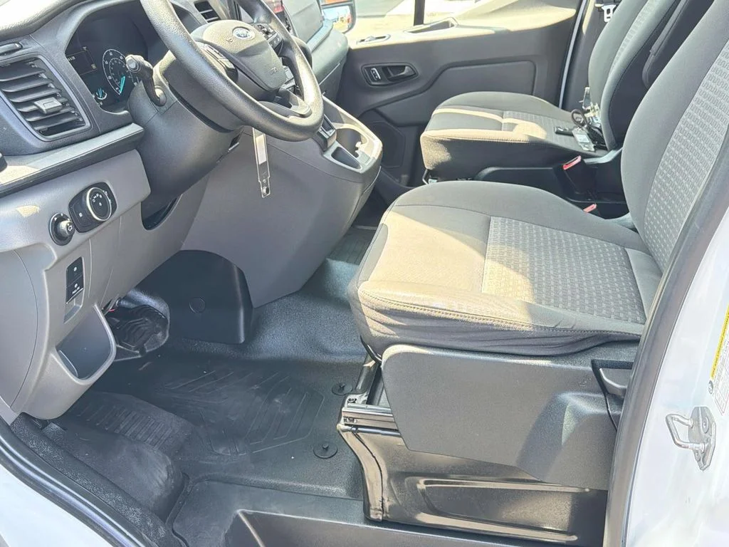 Used 2022 Oxford White Ford XLT image 27