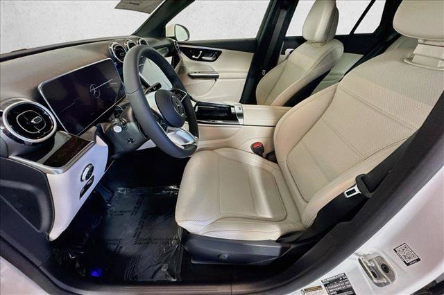 New 2026 Polar White Mercedes-Benz GLC 300 image 48