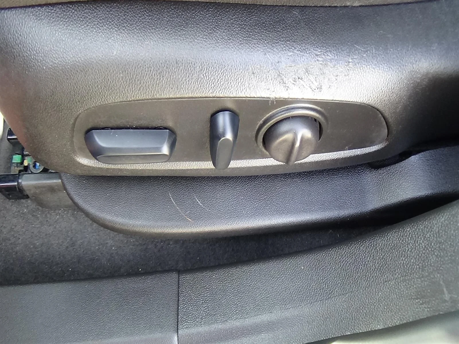 Used 2025 Black (gba) Chevrolet LT image 19