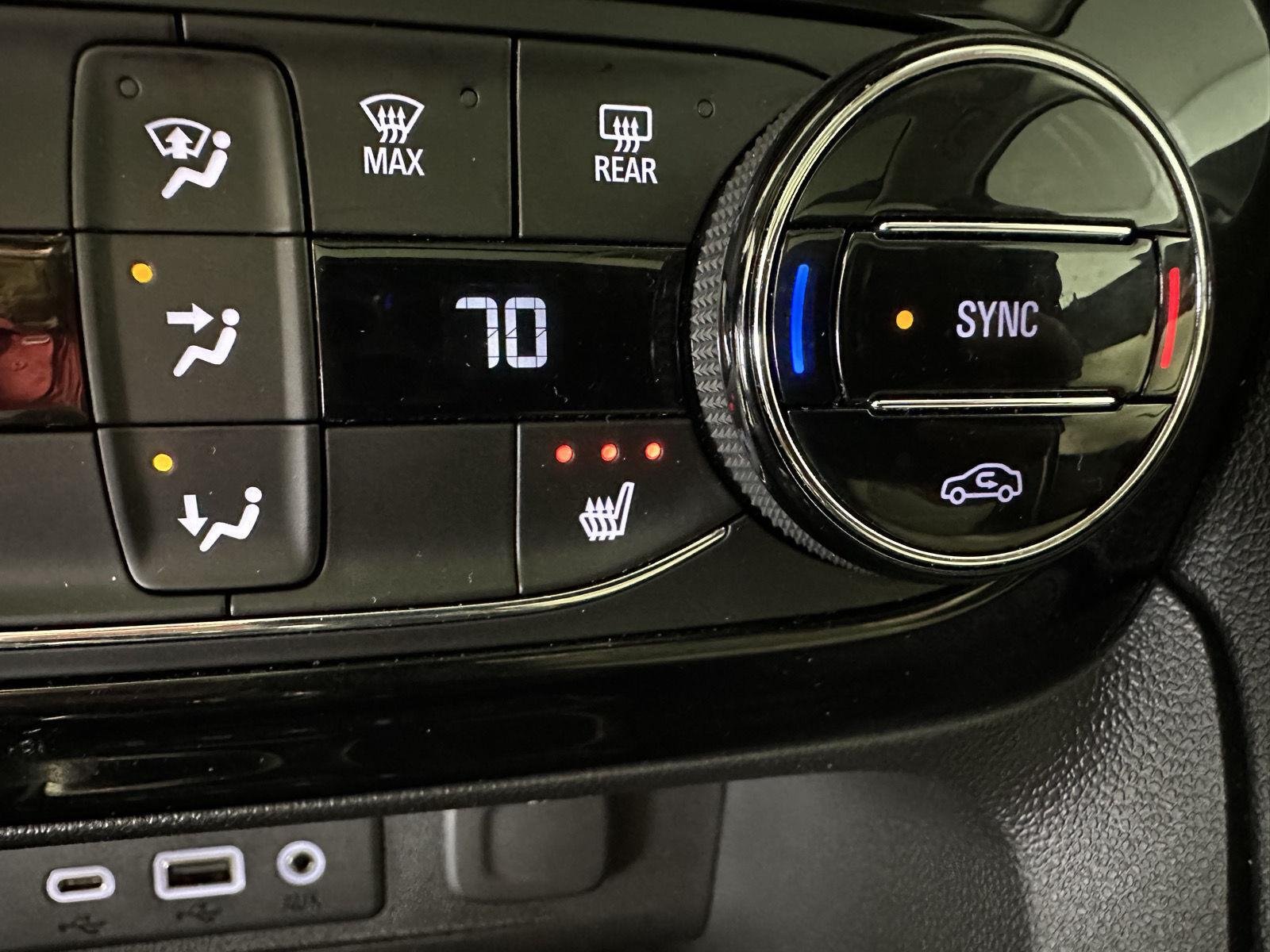 Used 2020 Ebony Twilight Metallic Buick Select image 19