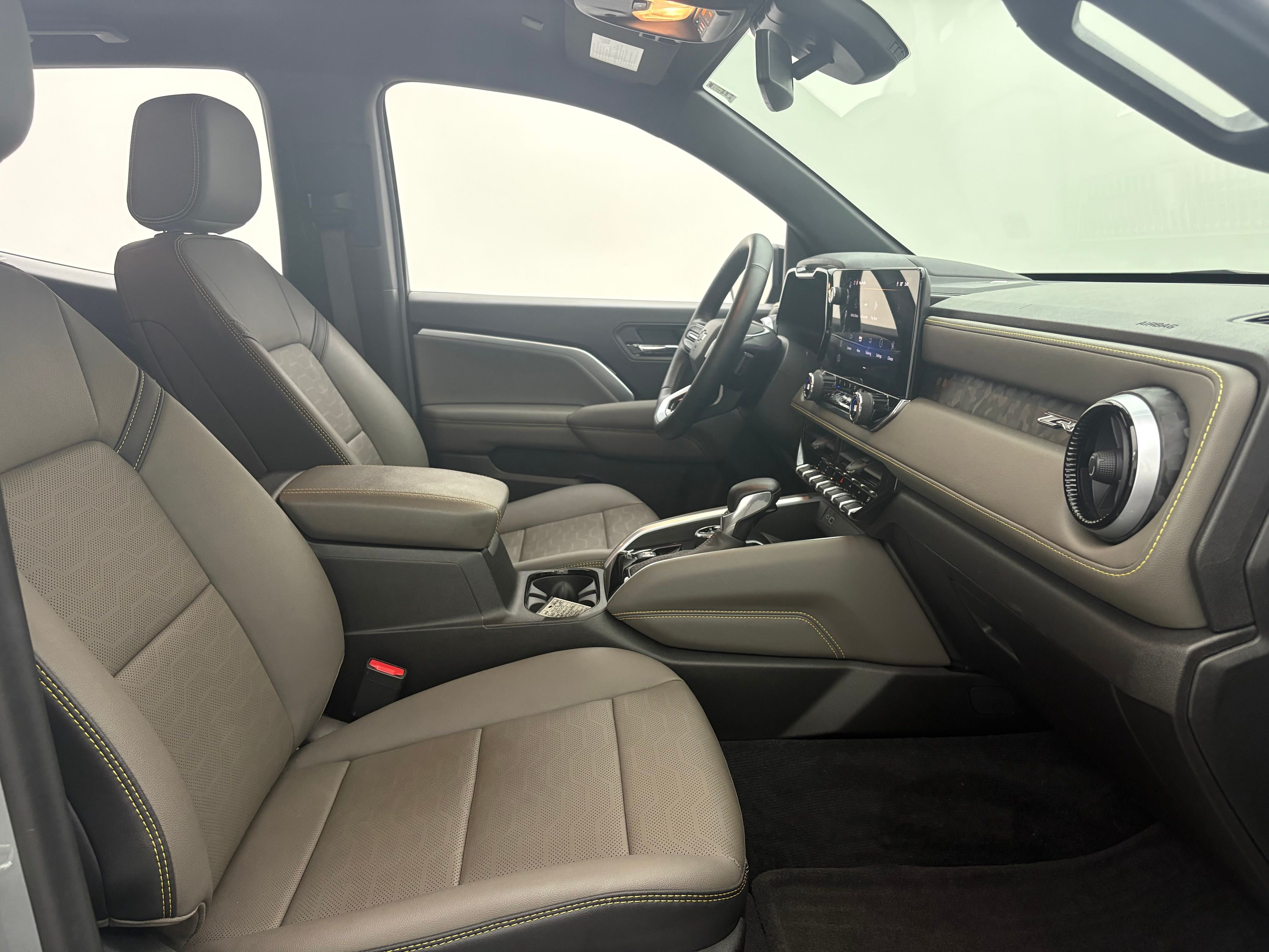 Used 2025 Sterling Gray Metallic Chevrolet ZR2 image 33