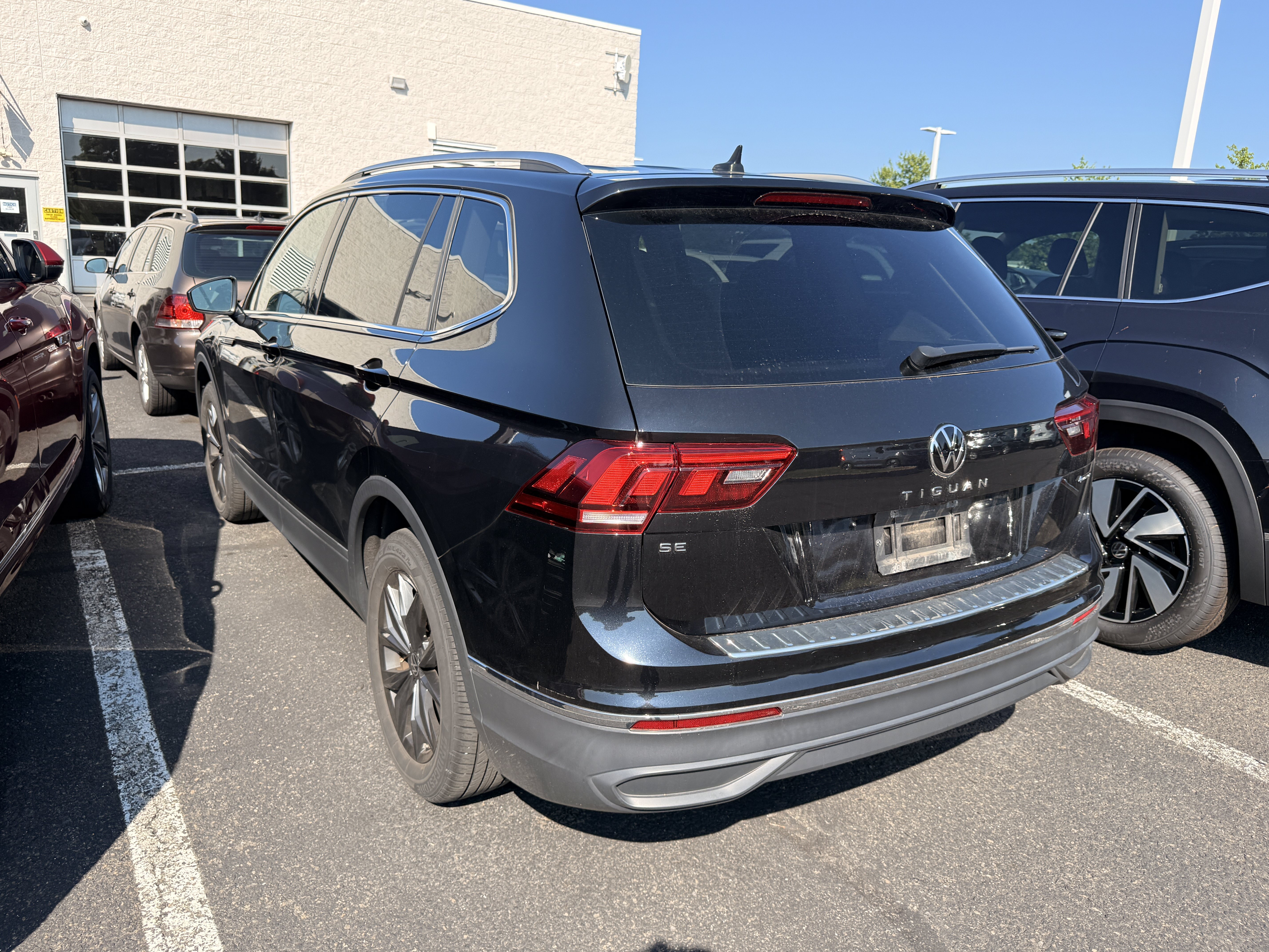 Used 2024  Volkswagen SE image 9