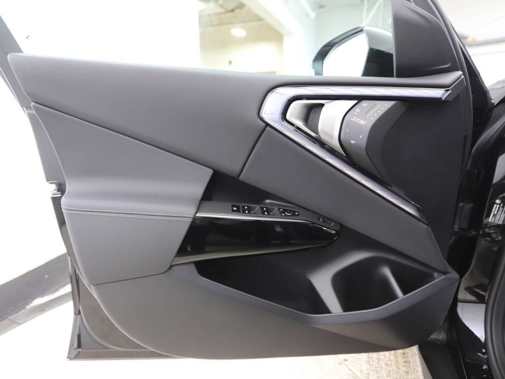 Used 2026 Black Sapphire Metallic BMW 30 xDrive image 9