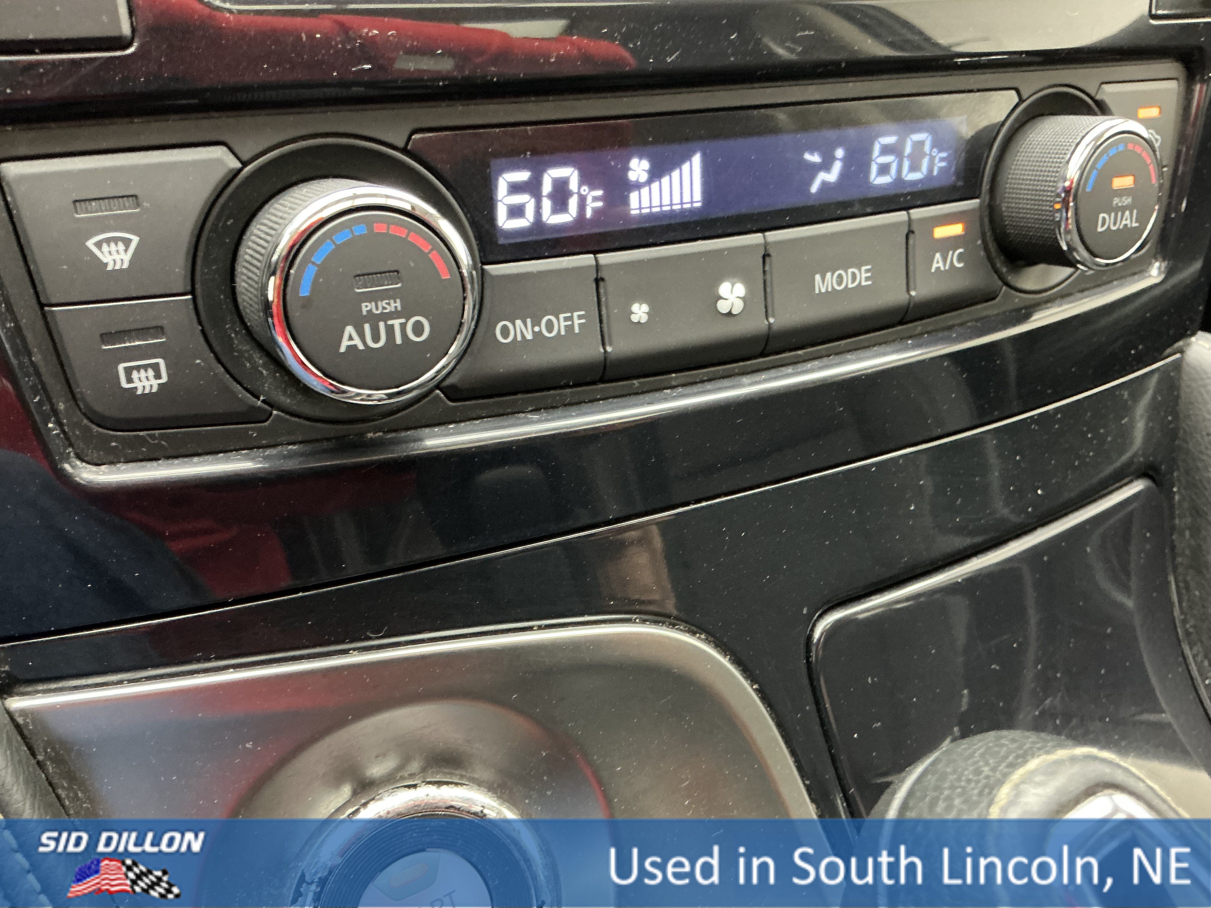 Used 2017 Coulis Red Nissan SL image 12