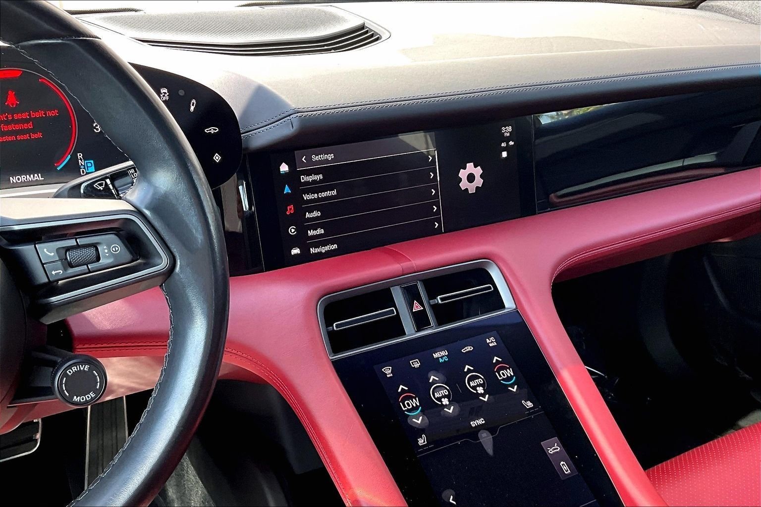 Used 2025  Porsche  image 6