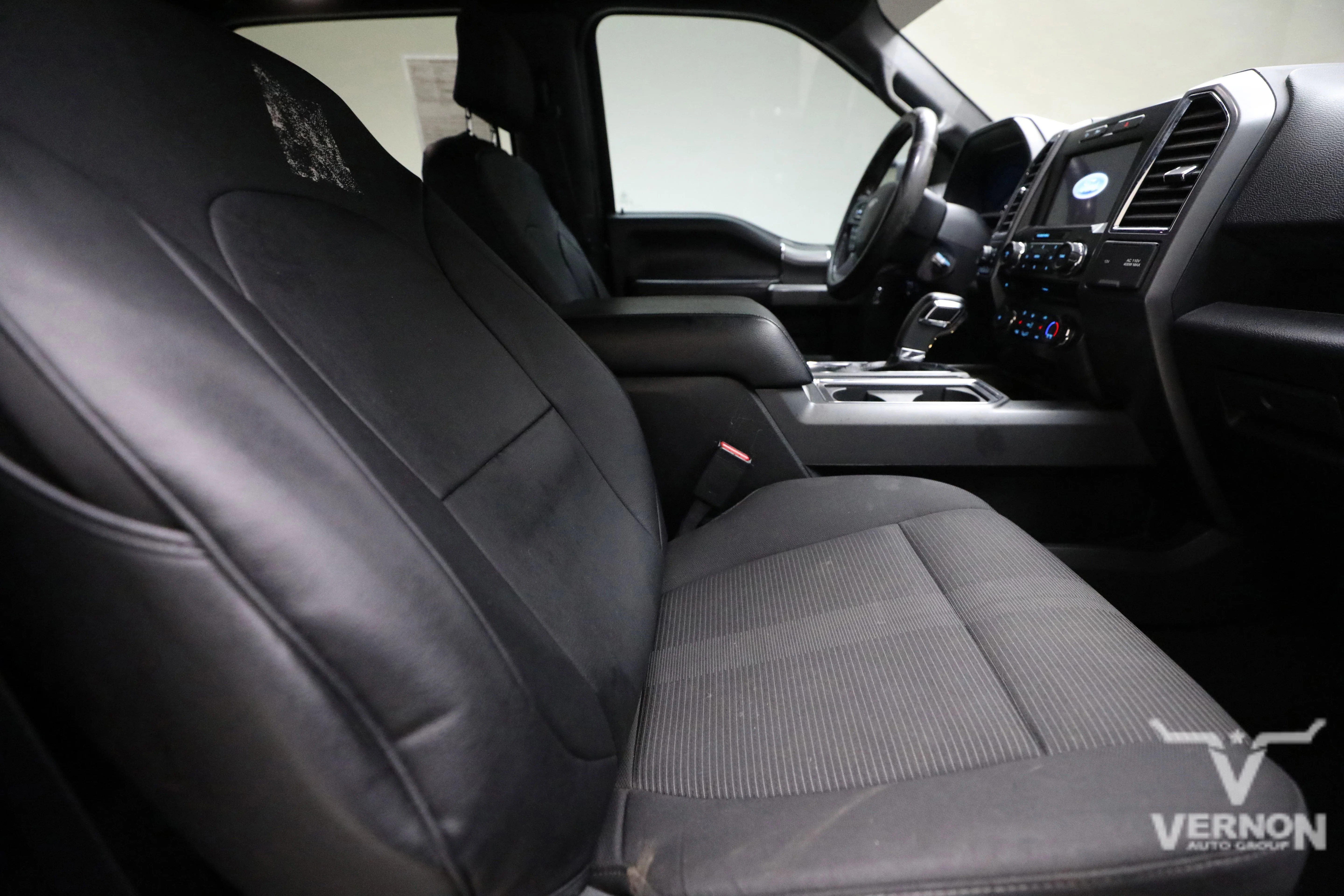 Pre-Owned 2016 Ford F-150 XLT Crew Cab 4x4 Fx4