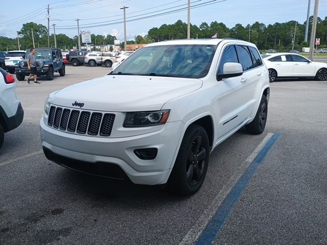 Used 2015 White Jeep Altitude image 1
