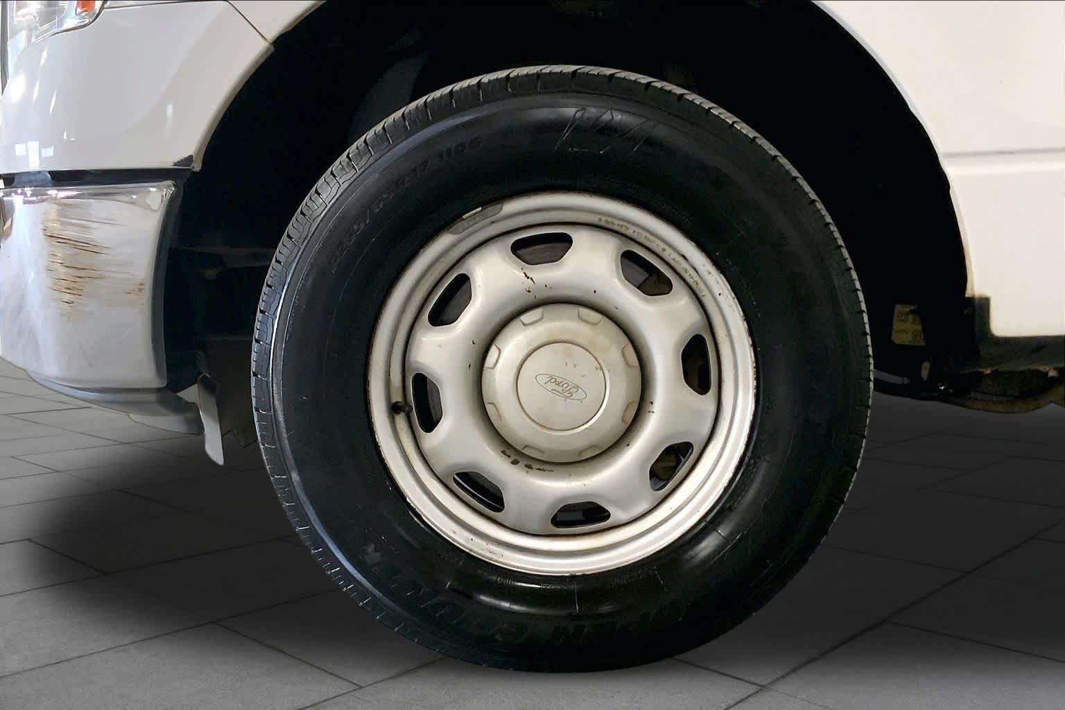 Used 2014 Oxford White Ford XL image 9