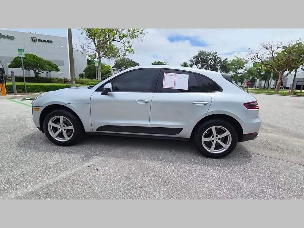 Used 2018 Silver Porsche  image 45