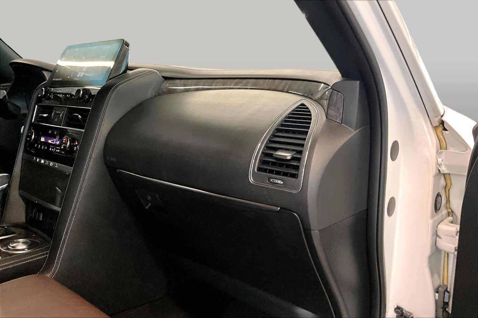 Used 2023 Aspen White Tricoat Nissan Platinum image 17