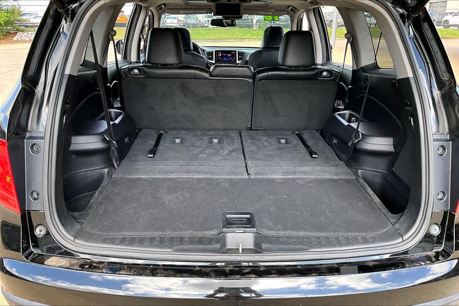 Used 2016 Crystal Black Pearl Honda Touring image 32