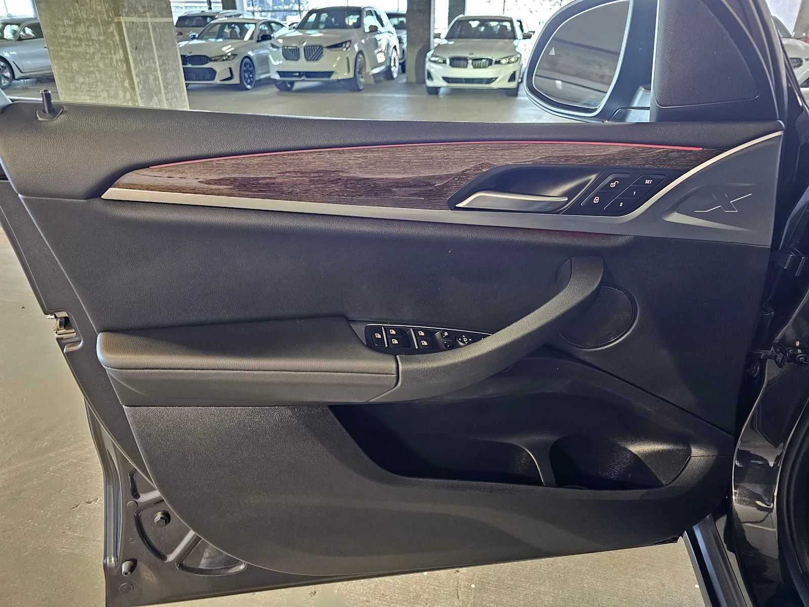 Used 2022 Dark Graphite Metallic BMW xDrive30i image 32