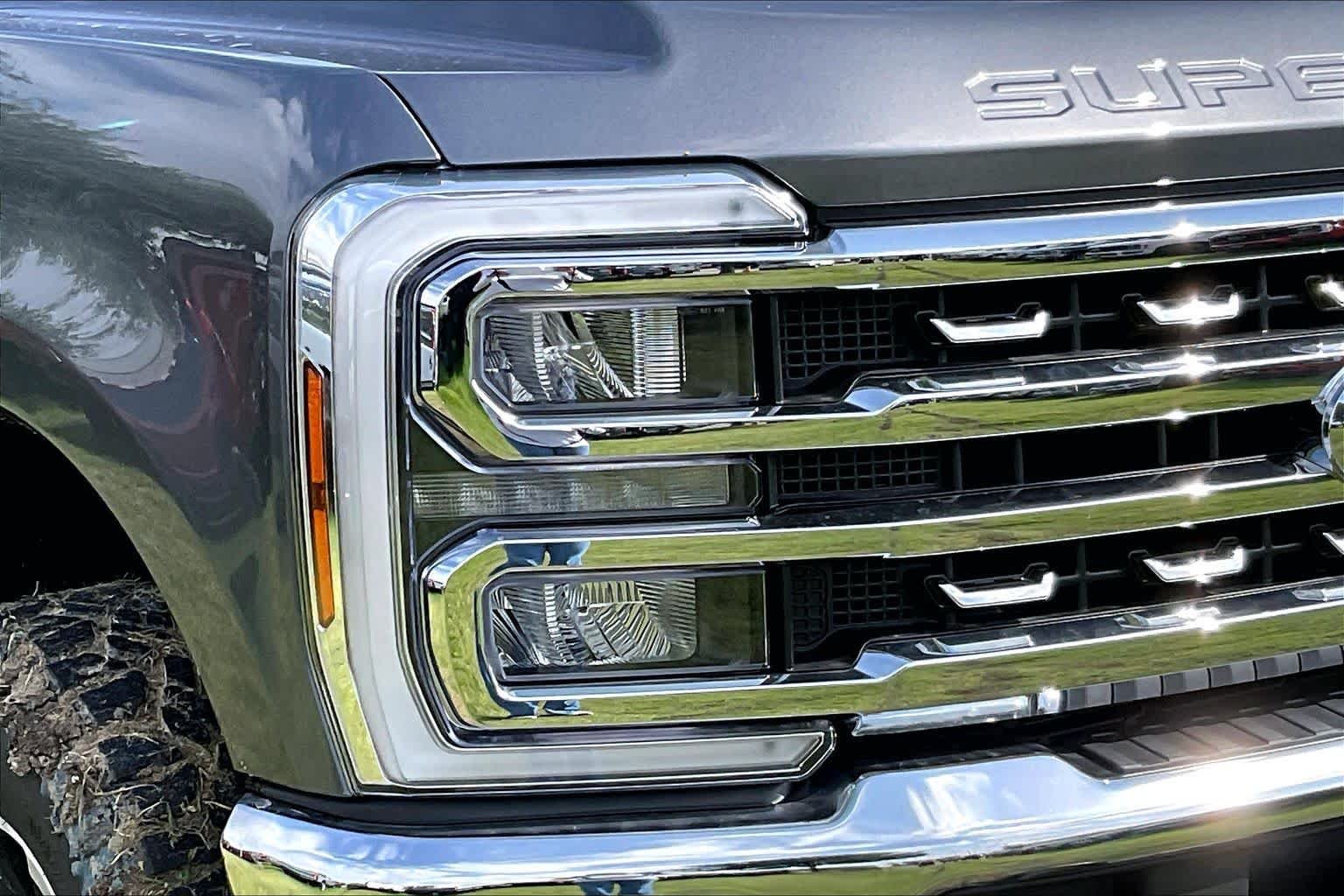 New 2026 Carbonized Gray Metallic Ford F-250® Lariat® image 10