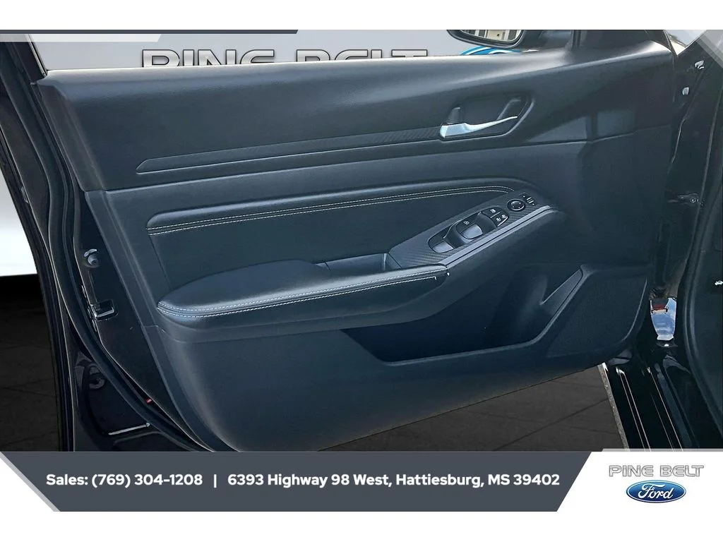 Used 2019 Super Black Nissan 2.5 S image 17