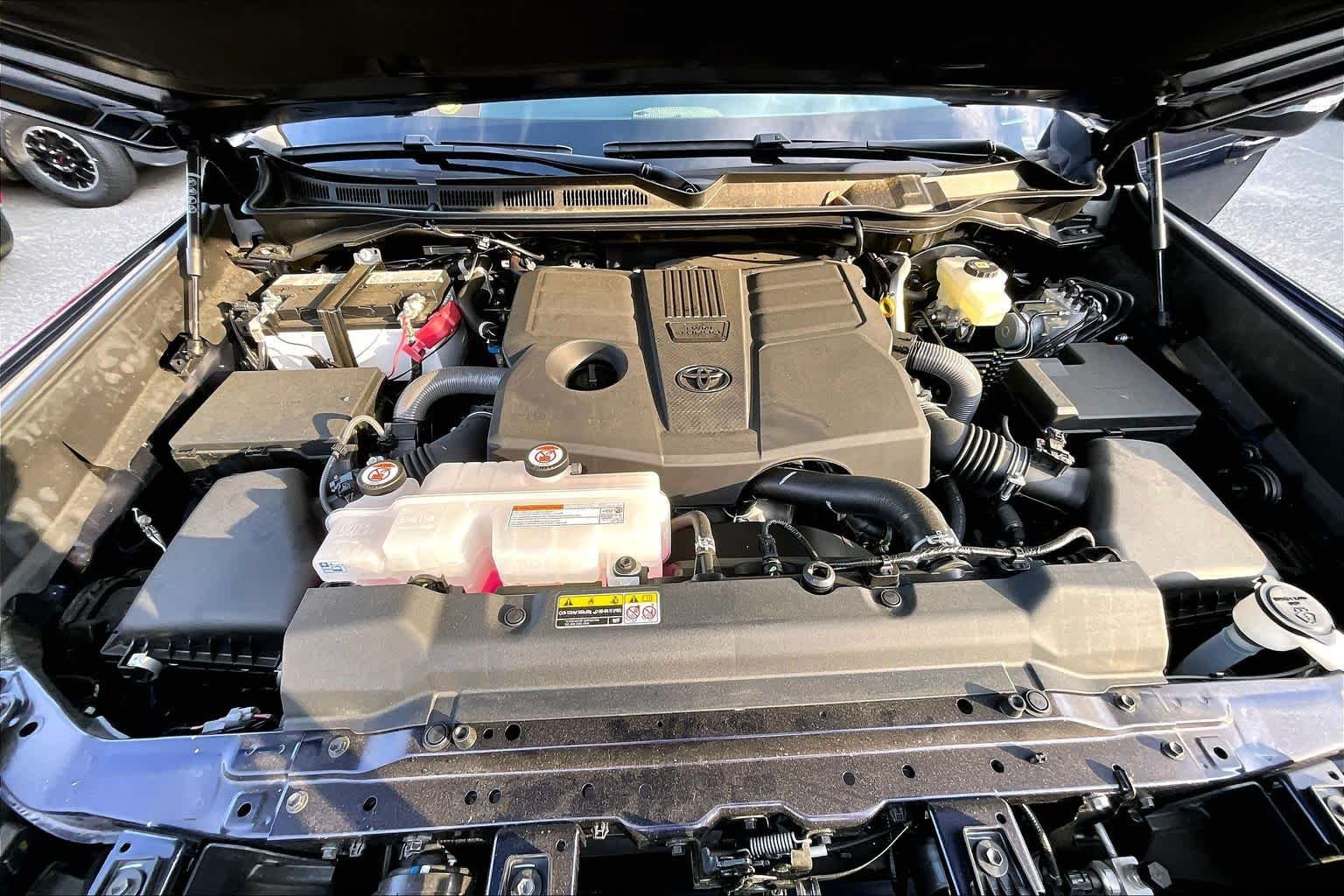 2025 Toyota Tundra SR5 - Photo 16