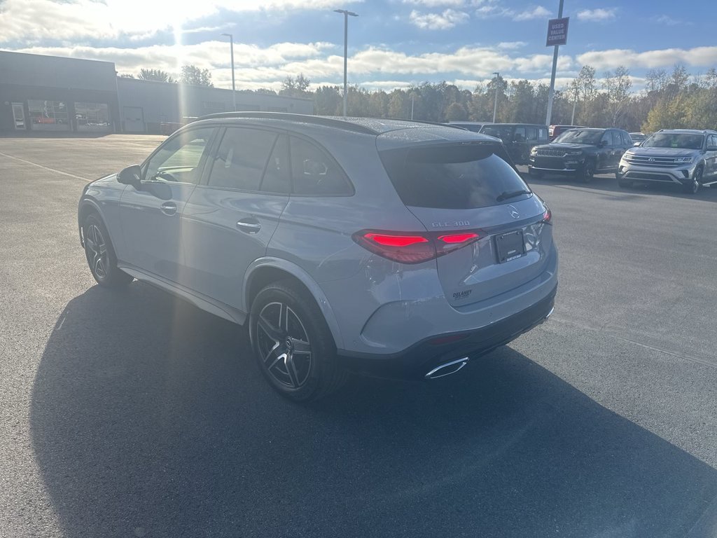 Used 2026  Mercedes-Benz GLC 300 image 6