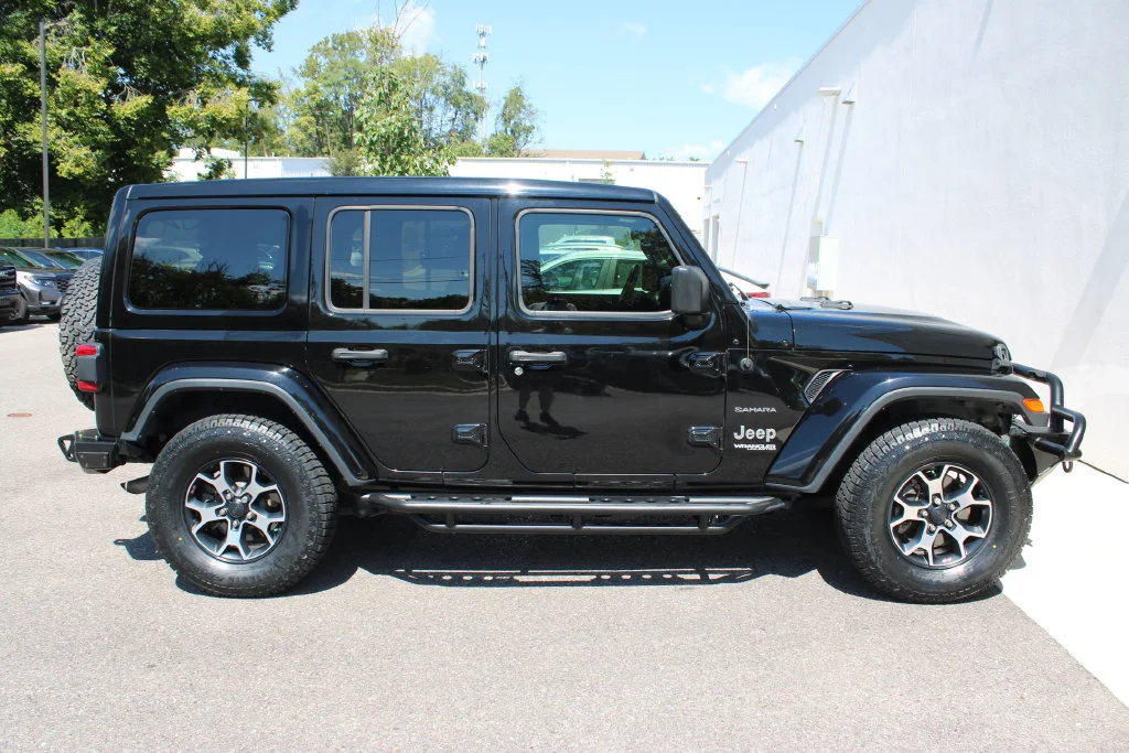 Used 2018 Black Clearcoat Jeep Unlimited Sahara image 33